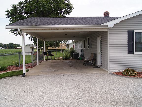2nd image of 1403 Lake Park Dr