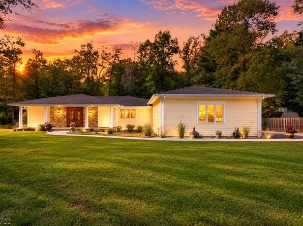64 Dogwood Ter, Long Hill Twp., NJ 07946