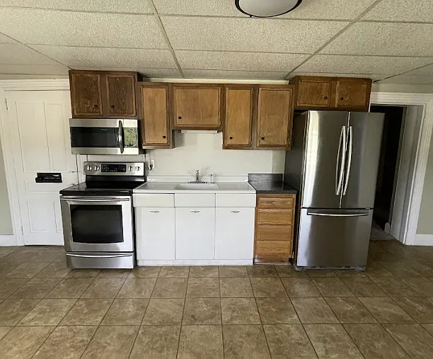 2 bed, $1,300 — Photo 3