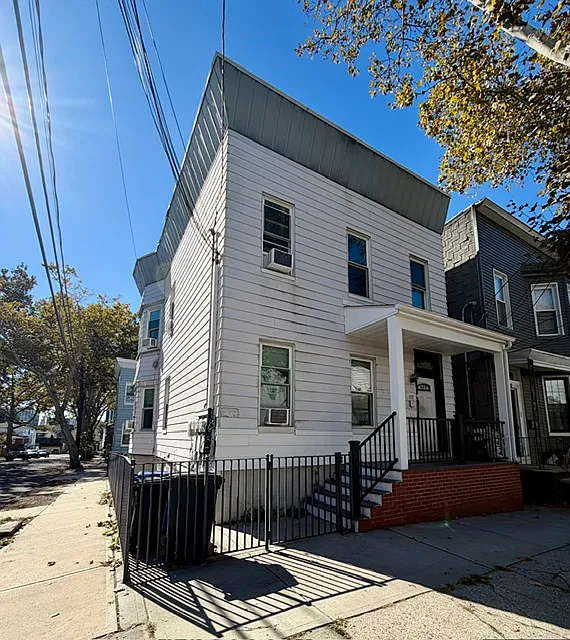 2 bed, 1000 sqft, $2,850 — Photo 2