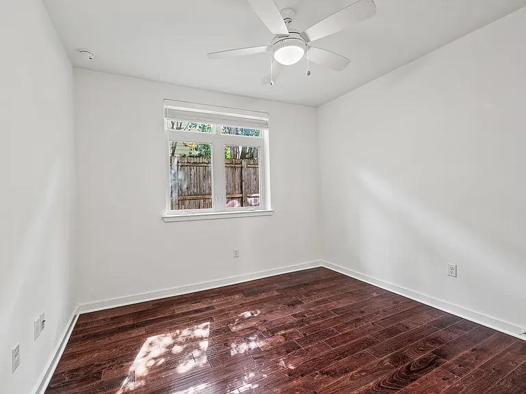 6700 Menchaca Rd #11 — Photo 14