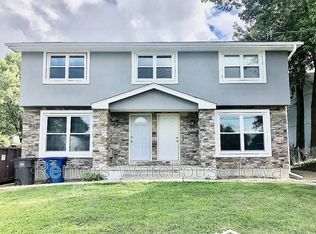 4926 Madison Ave, Des Moines, IA 50310