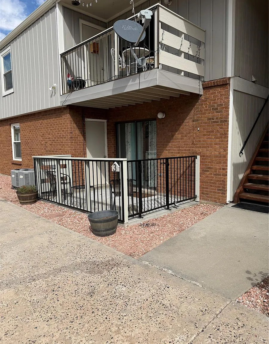 2 bed, 2.0 bath, 1190 sqft, $1,750 — Photo 1