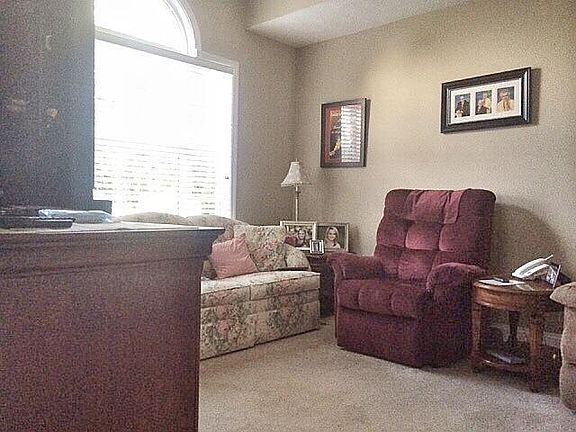 4th image of 328 Palomino Dr