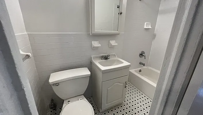 Rented by HOLTON REAL ESTATE INC. | media 16