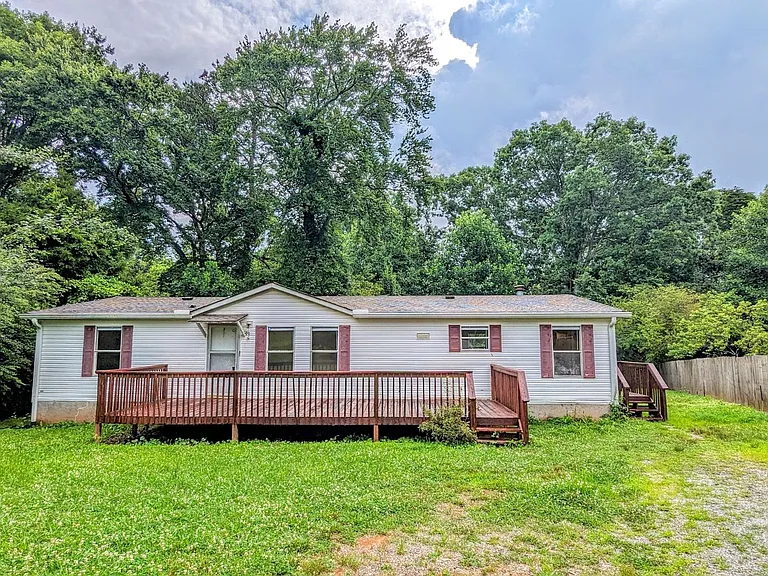 99 Center Grove Dr — Photo 1