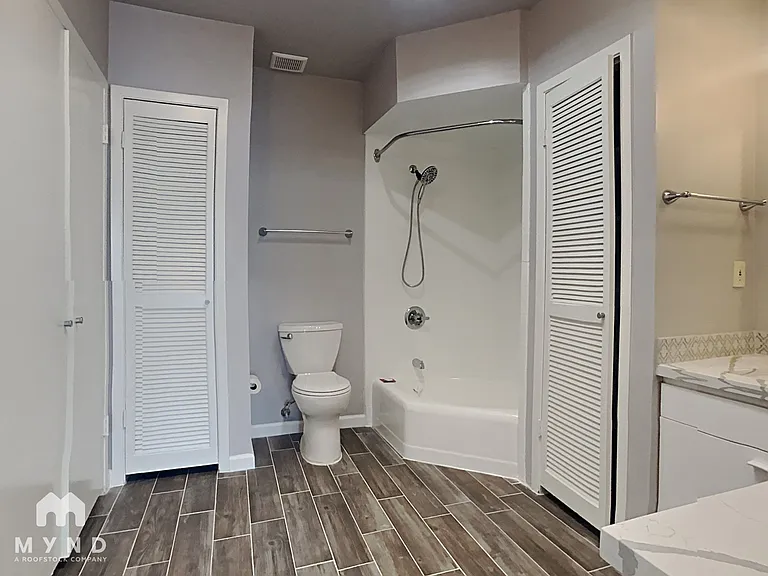 2230 S Piney Point Rd #204 — Photo 14