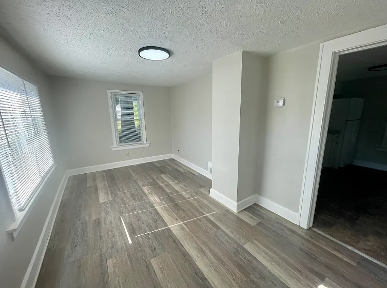 425 Cole Ave — Photo 13