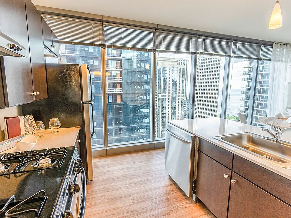 1st image of 345 E Wacker Dr #2339550
