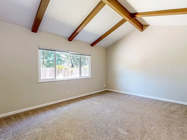 2146 Rivera Dr — Photo 11