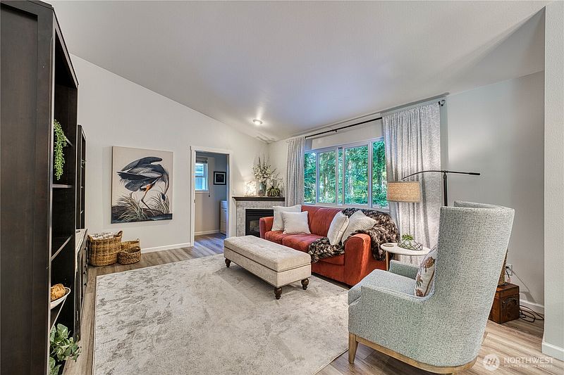 5th image of 12915 60th Avenue Ct NW