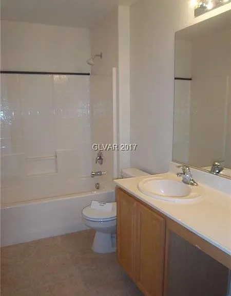 3761 Hollycroft Dr — Photo 5