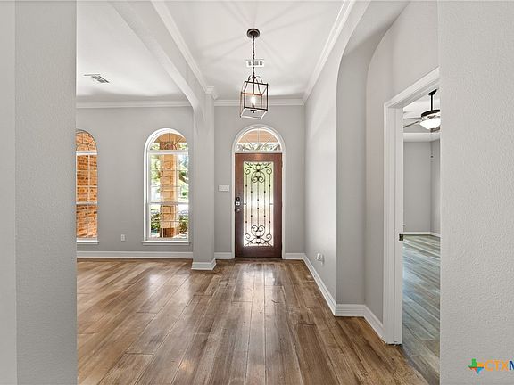 3rd image of 2512 Red Valley Dr