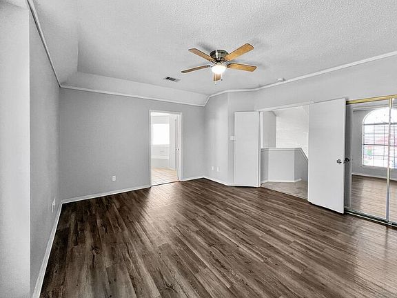4th image of 923 Azalia Dr