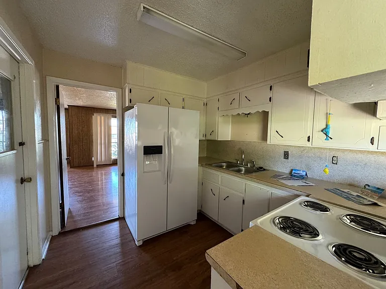 1526 Leader Dr — Photo 12