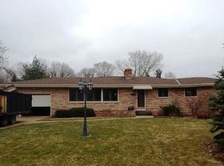 2210 Hazelwood St, Saint Paul, MN 55109