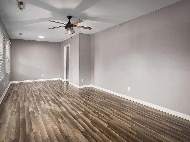 4126 Eastwood Dr — Photo 5