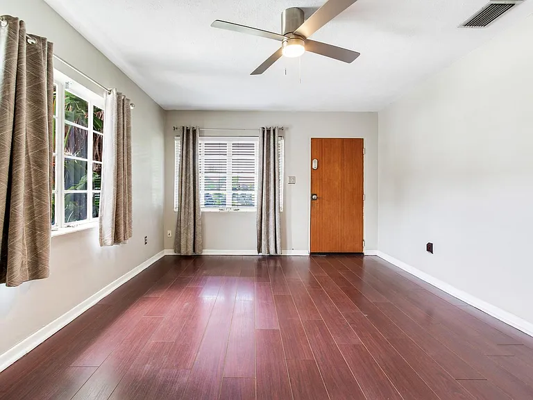 2514 W Gray St — Photo 7