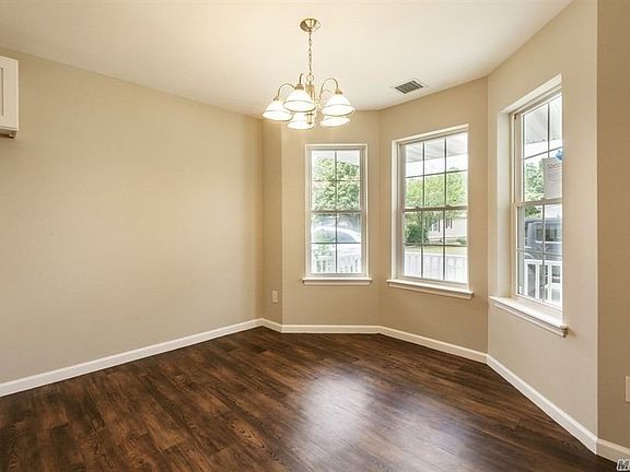4th image of 49 Village Cir E