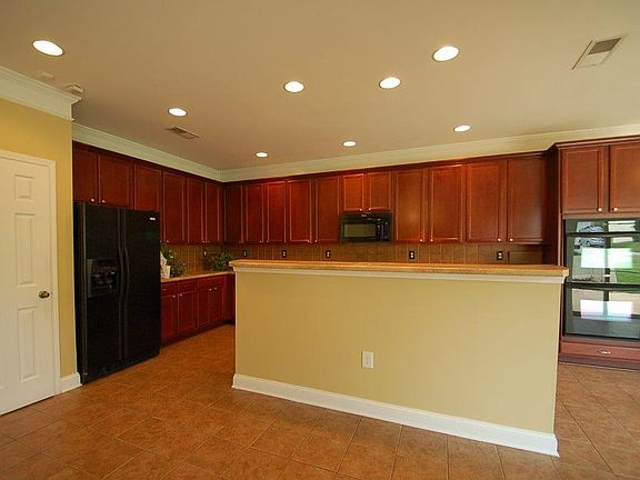 3rd image of 7606 Brookwood Valley Ln
