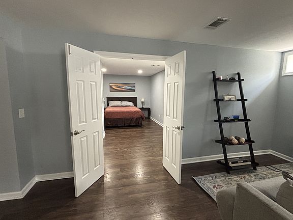 4th image of 6631 Stourcliffe Ln