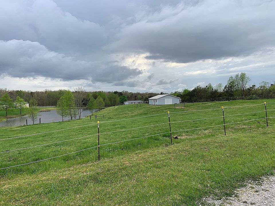 1st image of 325 Twin Parks Dr