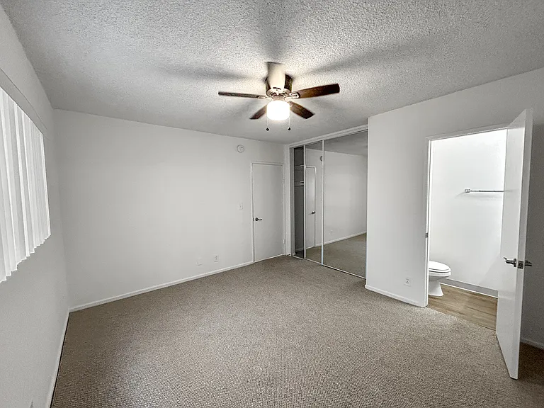 1246 Wellesley Ave #10 — Photo 21