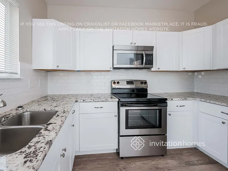 19710 E Lasalle Dr — Photo 5
