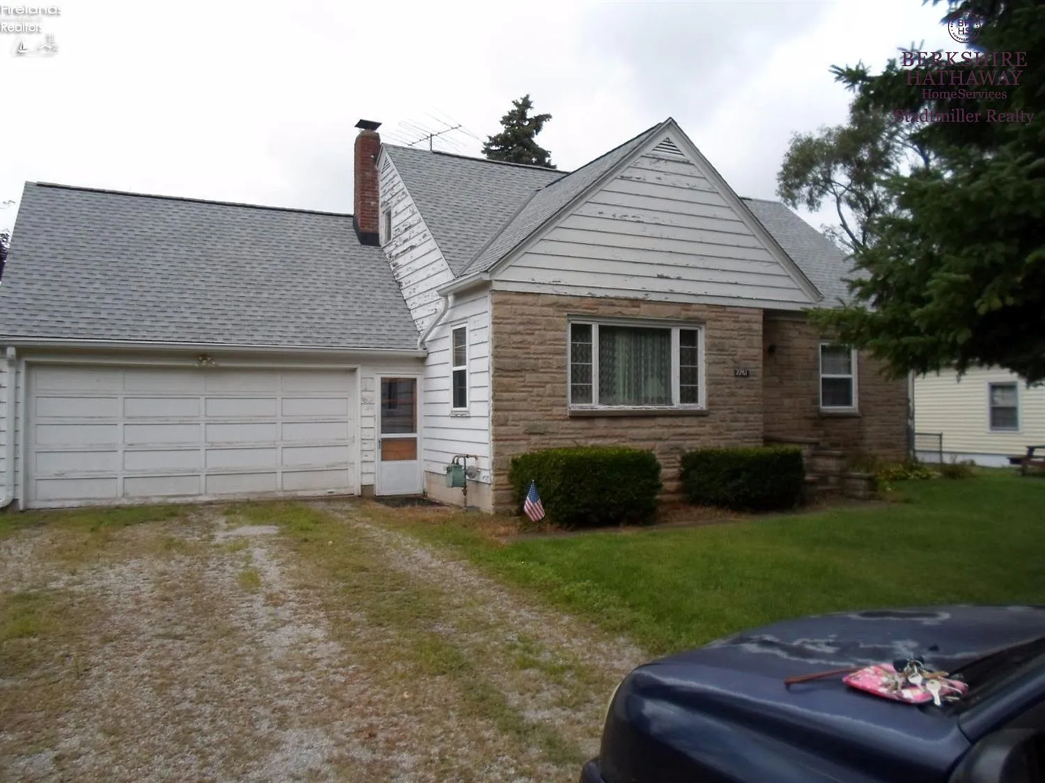 2261 Pipe St photo 1