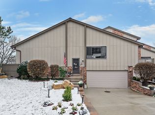 26 Portwine Rd, Willowbrook, IL 60527