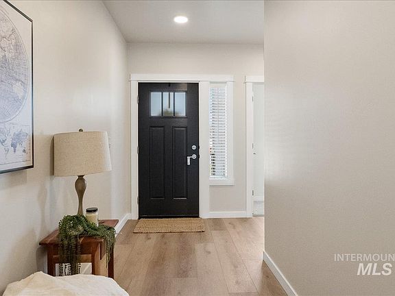 5th image of 136 Centennial Ct