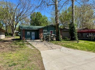 1824 N Hillcrest Ave, Springfield, MO 65802