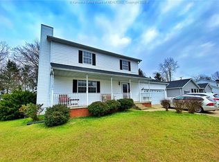 1003 Moss Creek Dr, Hurricane, WV 25526