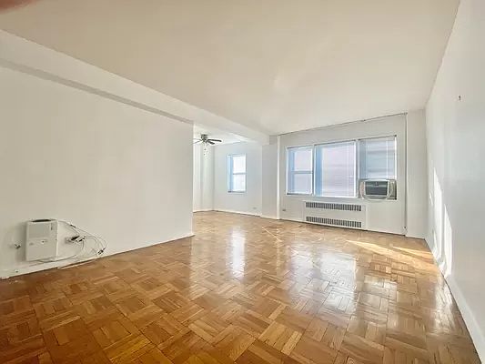 5th image of 34 Plaza St E APT 806