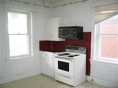 4th image of 1017 W High St