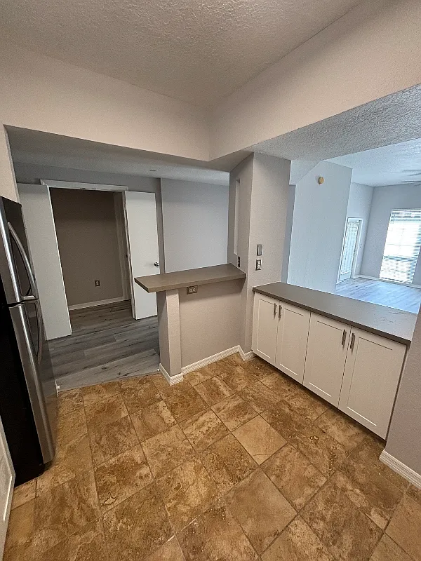 501 S Moody Ave — Photo 3