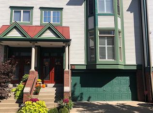 11 Waterside Pl, Pittsburgh, PA 15222