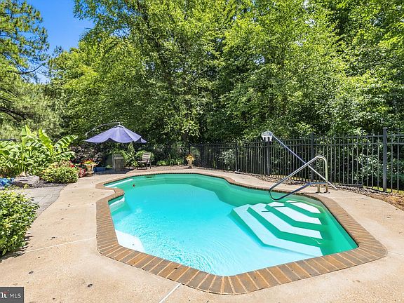4th image of 24249 McIntosh Rd