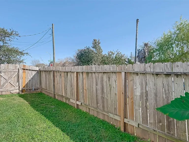 3508 Garrow St — Photo 24
