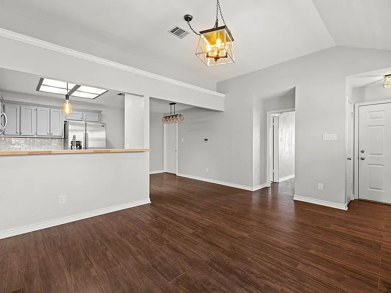 820 Mica Ln — Photo 7