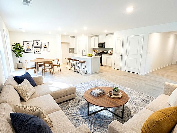 4th image of 6 Latrell Ln