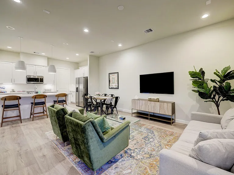 2319 Silva Park Ln — Photo 2