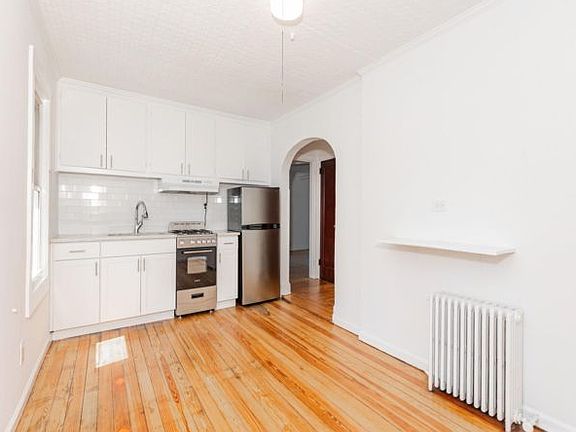4th image of 17 S Park Ave
