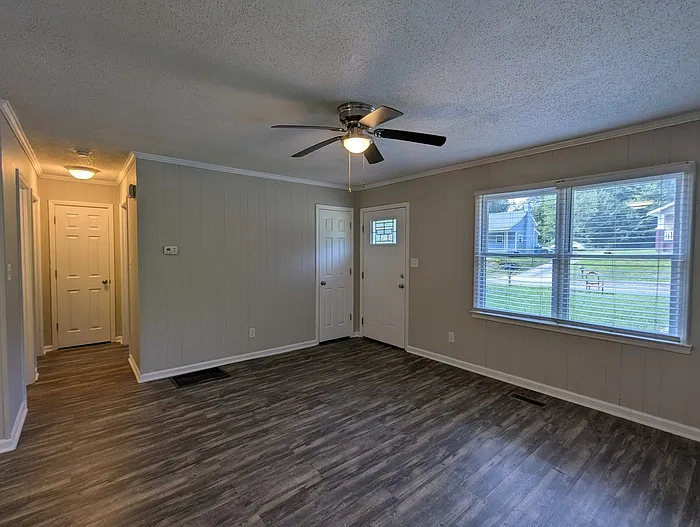 2 bed, 1.0 bath, 720 sqft, $1,125 — Photo 3