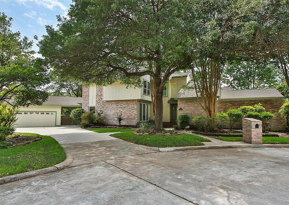 1st image of 4802 River Hill Dr
