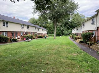 6 Carolina Dr APT 13, Oakdale, CT 06370