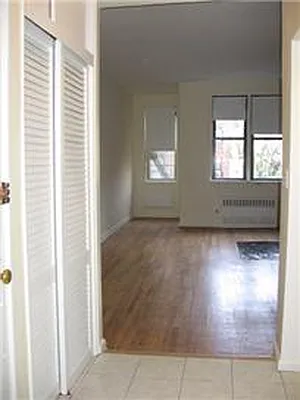 Rented by City Connections Realty | media 15