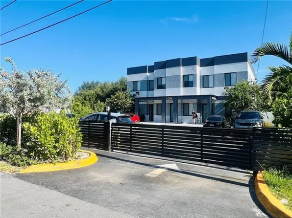 309 NW 7th Ct, Hallandale, FL 33009