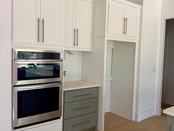 5th image of 415 Mia Dr