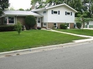 1855 Cedar Ct, Des Plaines, IL 60018